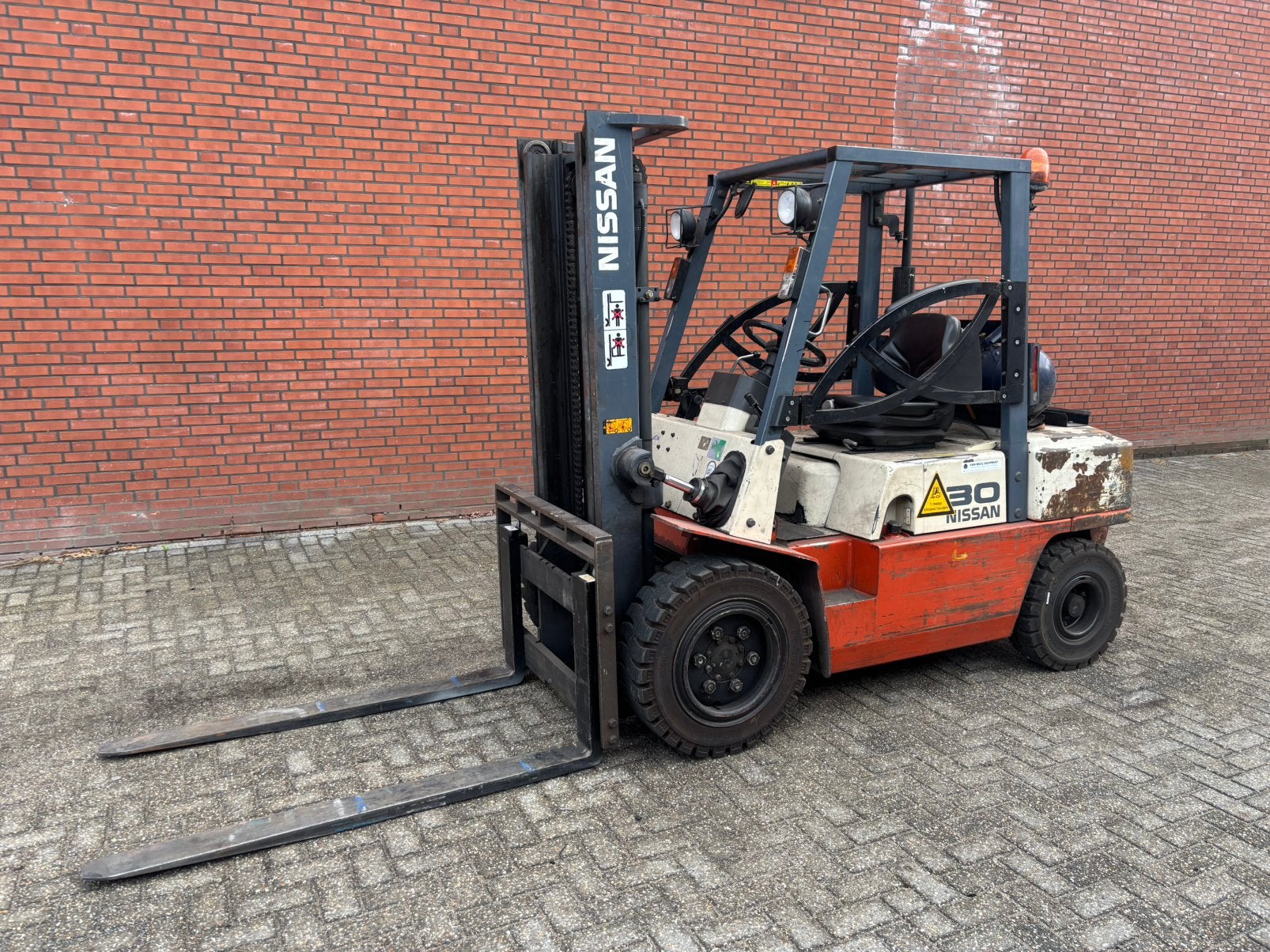 Nissan UGJ 02 A 30 U 3000kg 3 Ton Heftruck, 3000 tot 4000 kg, Ophalen, LPG, Heftruck