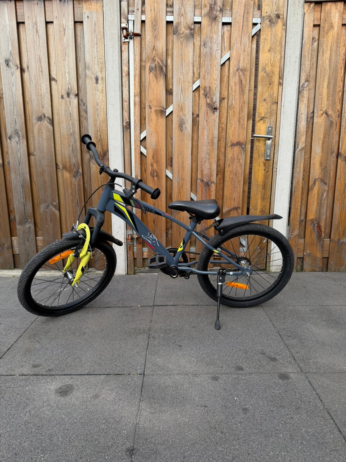 2Cycle kinderfiets 20 inch, Fietsen en Brommers, Ophalen, Zo goed als nieuw, Staal, 16 tot 20 inch