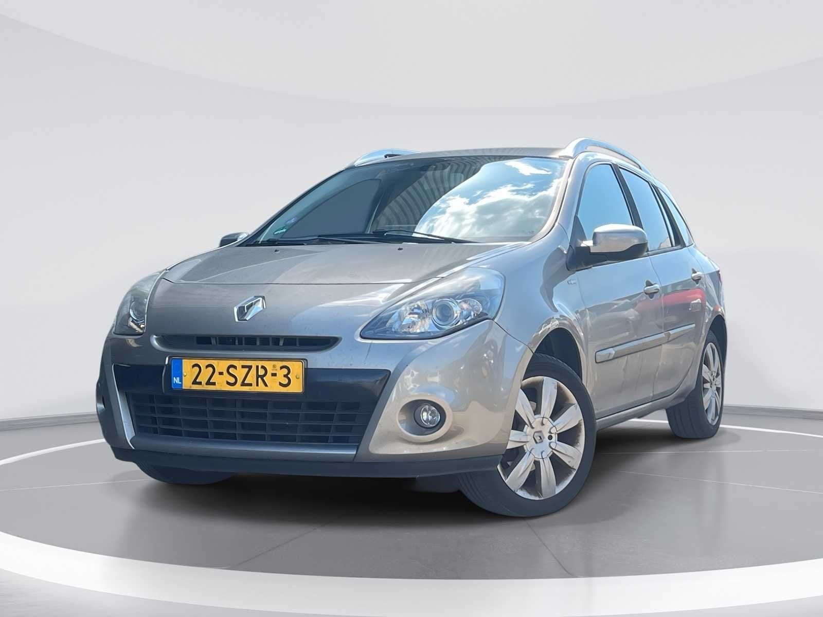 Renault Clio Estate 1.6-16V Night & Day 2012 | 22-SZR-3, Euro 5, 535 kg, Gebruikt, 4 cilinders