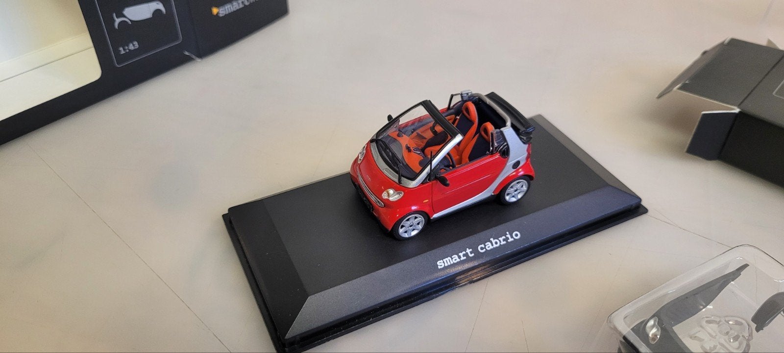 Minichamps Smart cabrio met bodypanel fresh_up, Hobby en Vrije tijd, Modelauto's | 1:43, Ophalen of Verzenden, Zo goed als nieuw