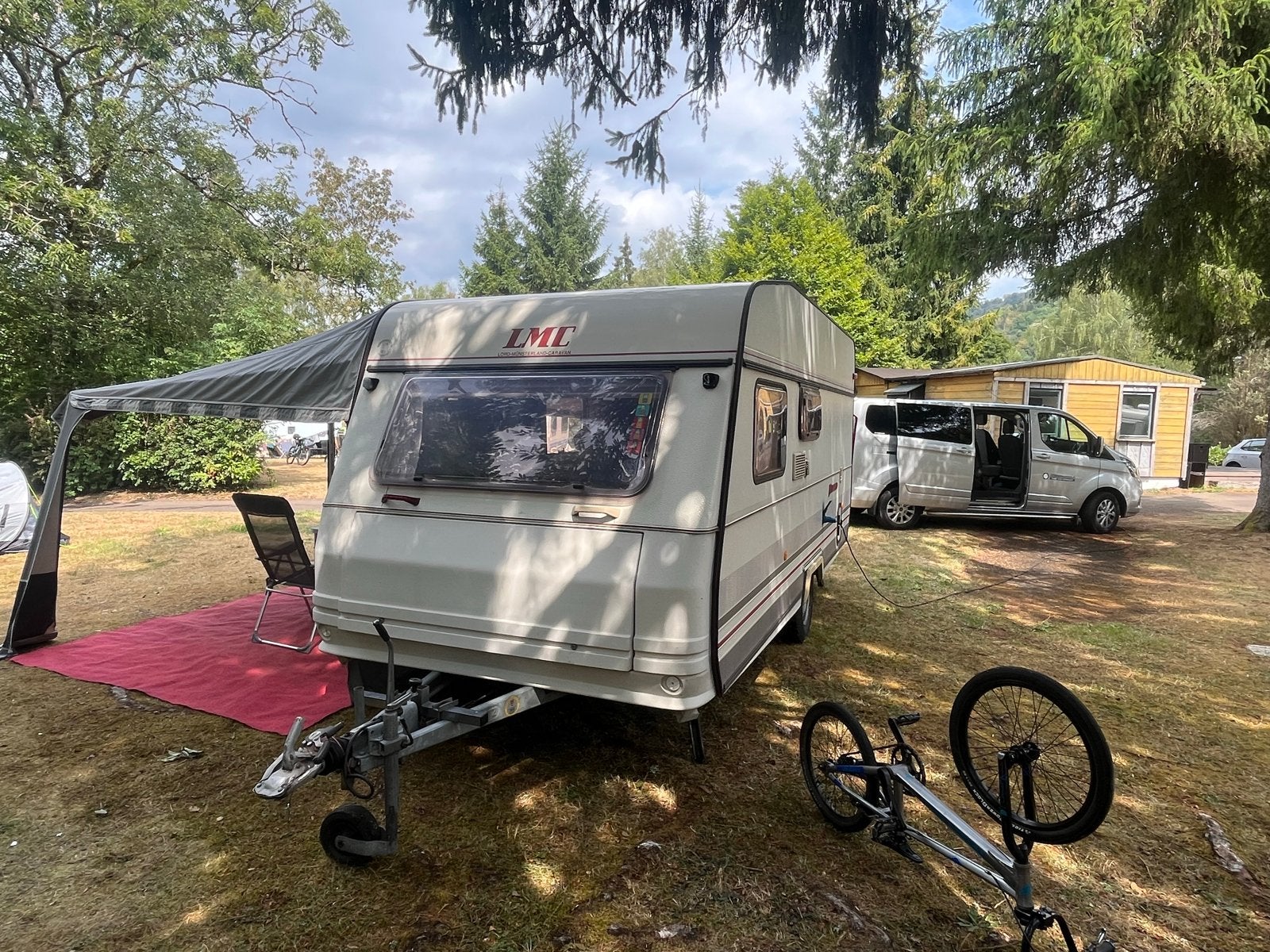 LMC Münsterland 490p1 5 persoons caravan met voortent, Caravans en Kamperen, Rondzit, Omvormbare zithoek, 750 - 1000 kg, Particulier