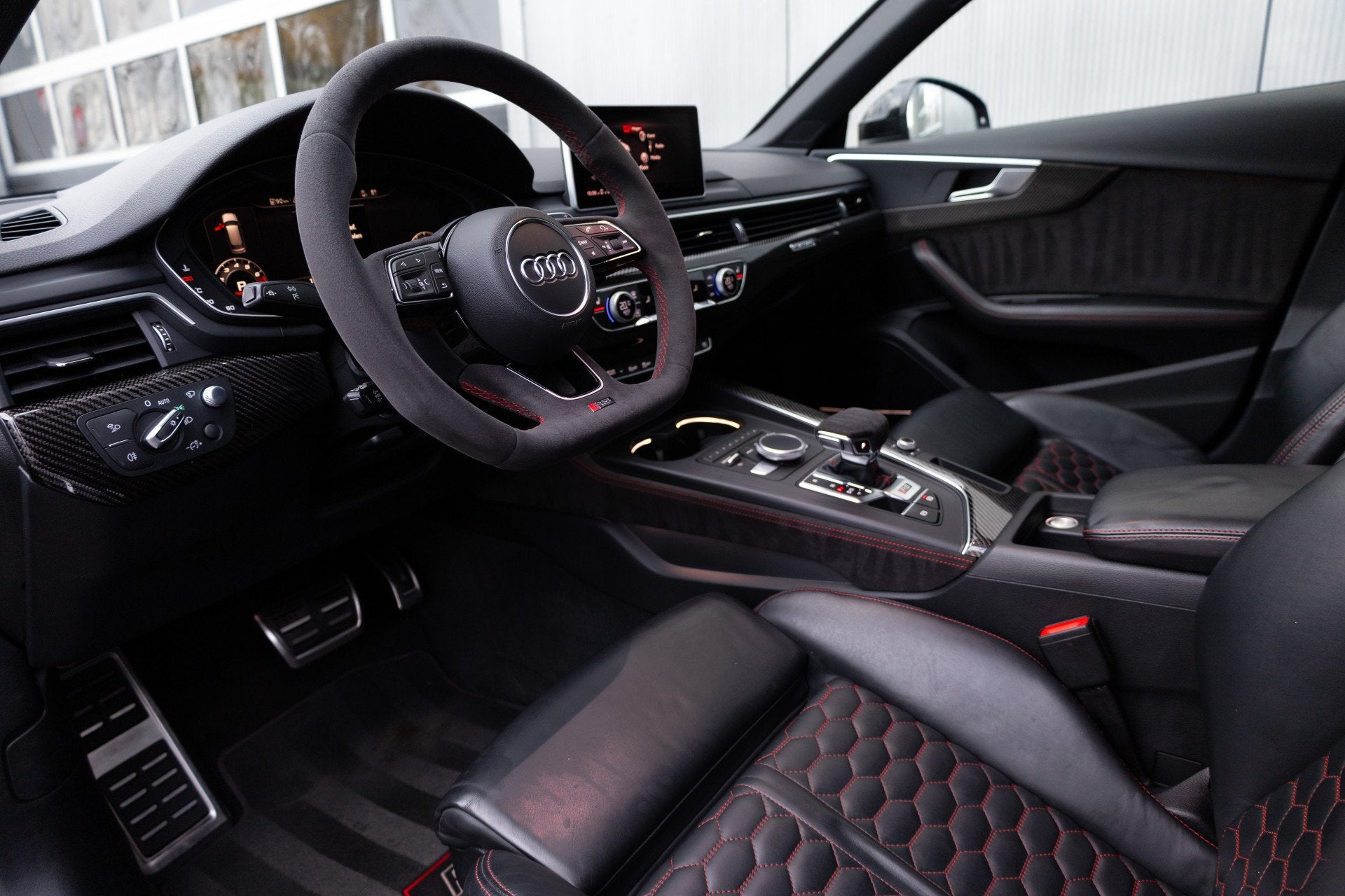 Audi RS4 Avant 2.9 TFSI 451 pk Quattro S-Line /RS-Stoelen/ B, Automaat, Gebruikt, 451 pk, Zwart