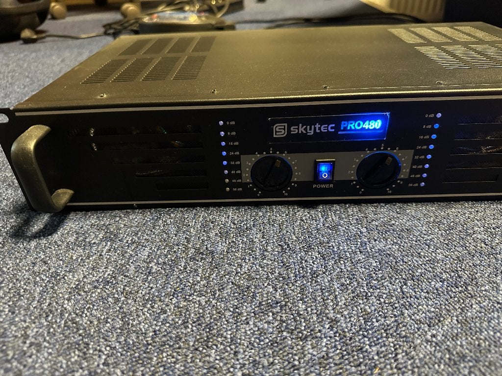 Skytec Pro480 versterker, Ophalen of Verzenden, Zo goed als nieuw, Minder dan 500 watt, P.A.