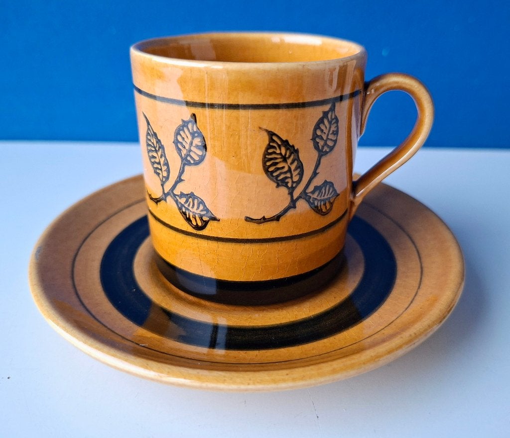Vintage espressokop en schotel/Javurek Holland, Gebruikt, Ophalen of Verzenden, Overige stijlen, Kop(pen) en/of Schotel(s)