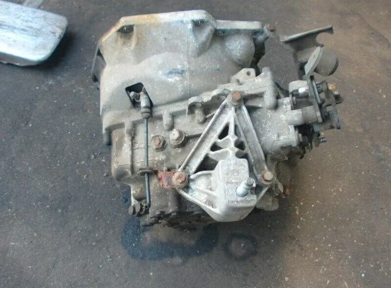 VERSNELLINGSBAK Ford Focus 1 ST (2M5V-7002-AC), Auto-onderdelen, Gebruikt, Ophalen of Verzenden, Henry-Ford-Straße 1 50735 Köln, DE