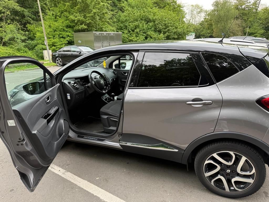 Renault Captur 1.2 TCE 120 EDC 2014 Grijs, Auto's, Renault, 625 kg, Zwart, 4 cilinders, Origineel Nederlands