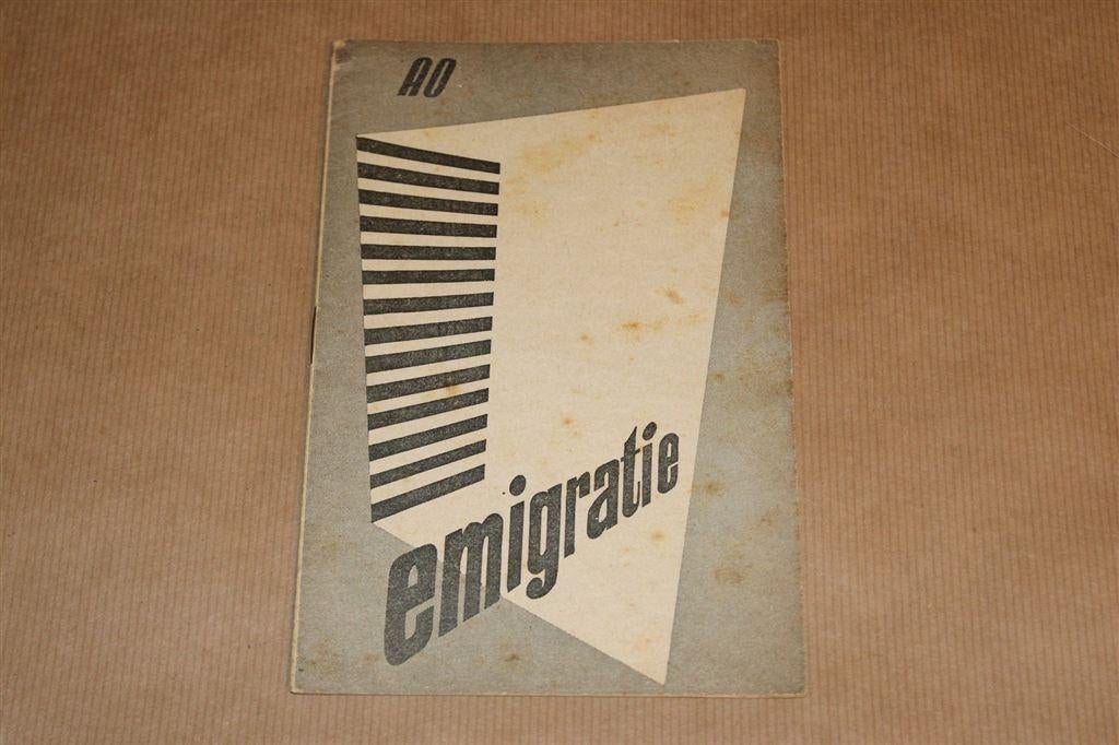 Emigratie [1947] — Vintage Boekje over Naoorlogse Vertrek, Ophalen of Verzenden, Gelezen
