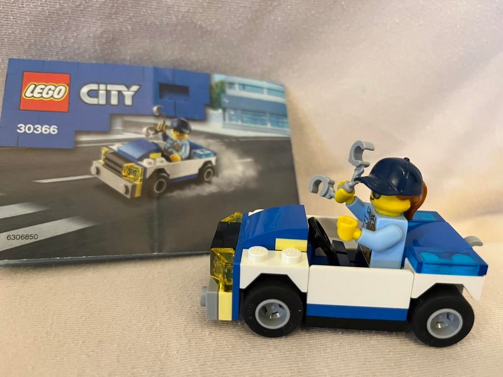 Lego City 30366 police car, Kinderen en Baby's, Speelgoed | Duplo en Lego, Ophalen of Verzenden, Zo goed als nieuw