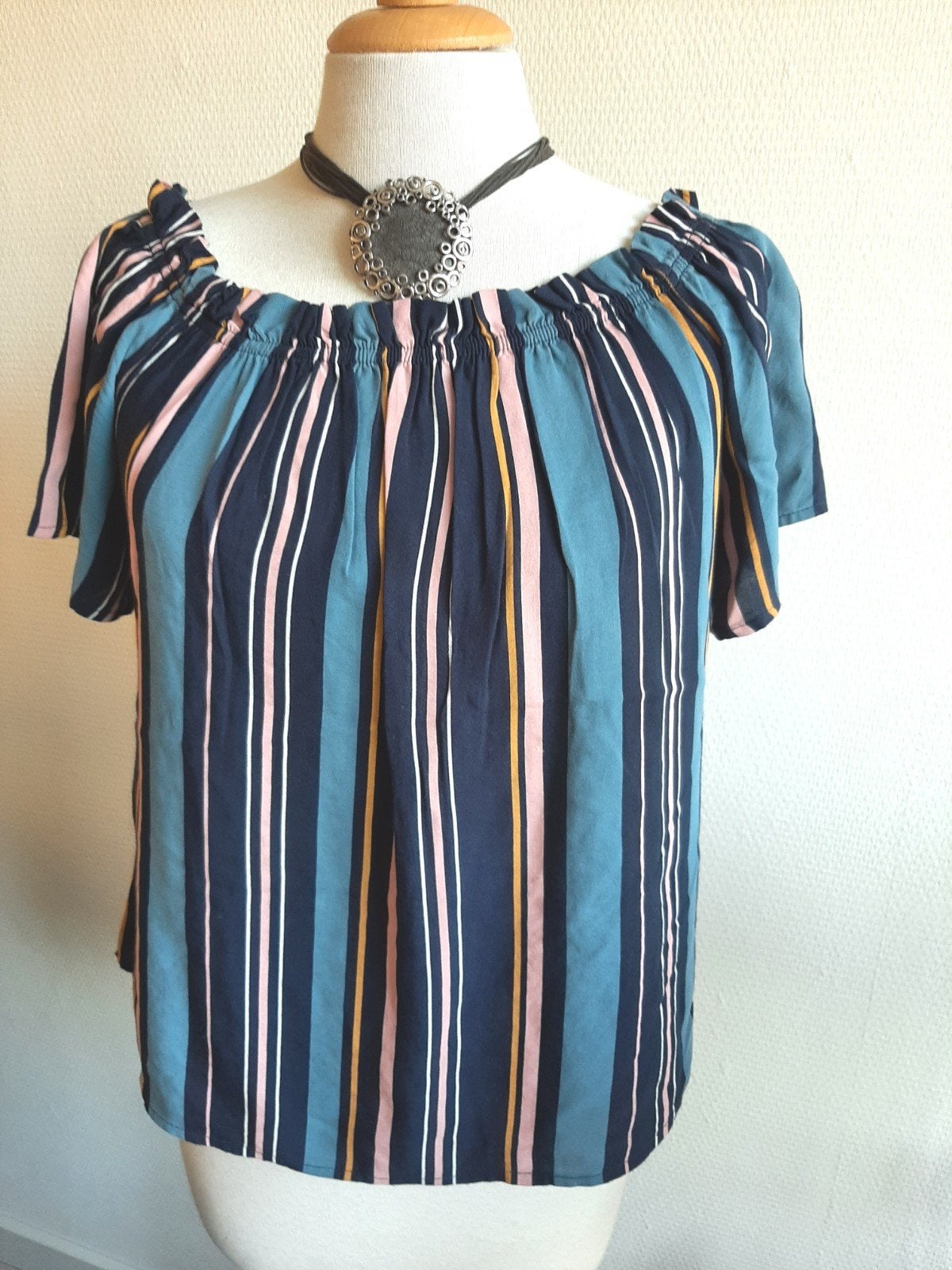 Top Maat 40. C&A, Kleding | Dames, Tops, Ophalen of Verzenden, Zo goed als nieuw, Maat 38/40 (M), Korte mouw