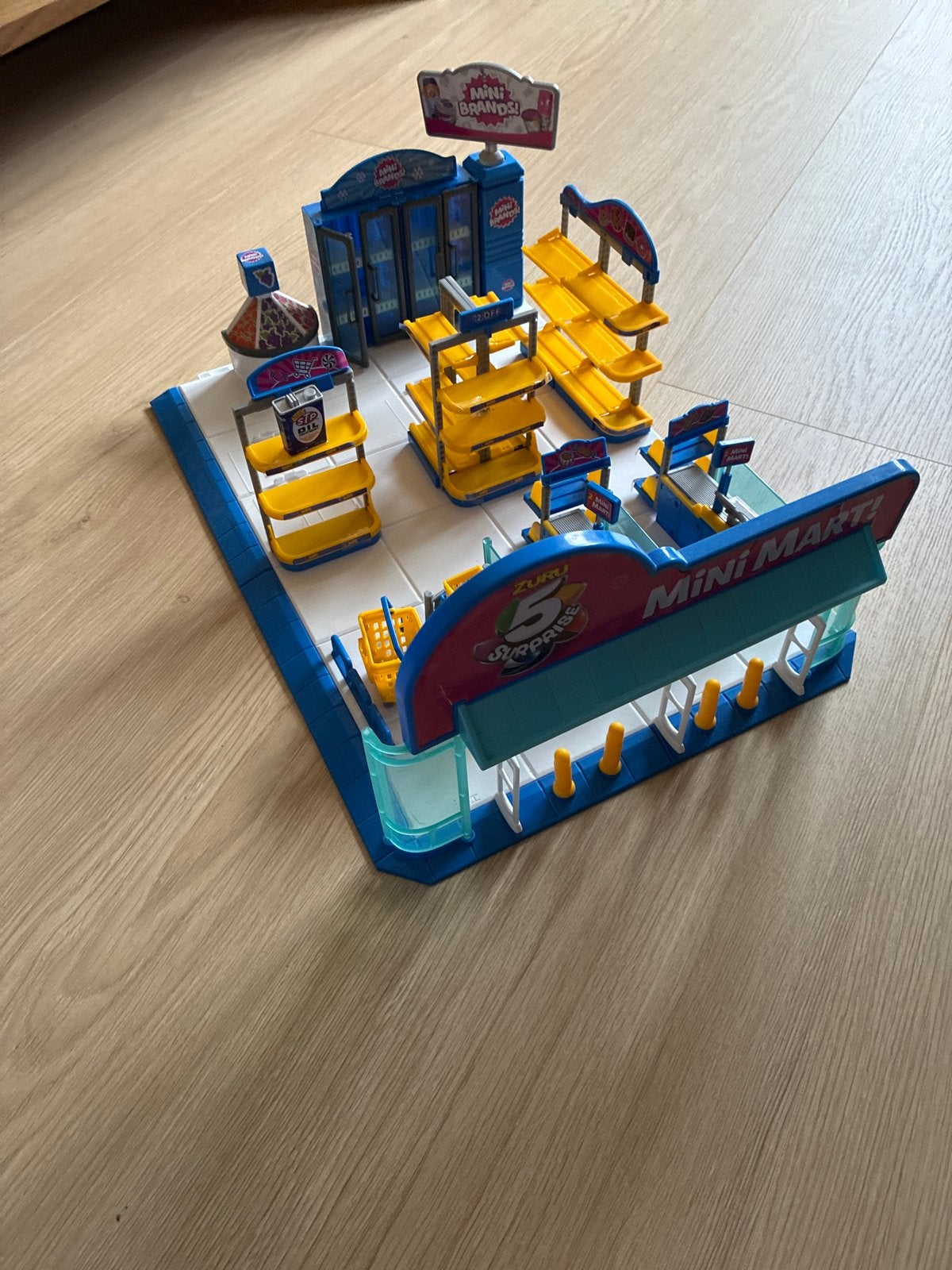 Zuru 5 Surprise Mini Brands Mini Mart Speelset, Ophalen of Verzenden, Zo goed als nieuw, Jongen of Meisje