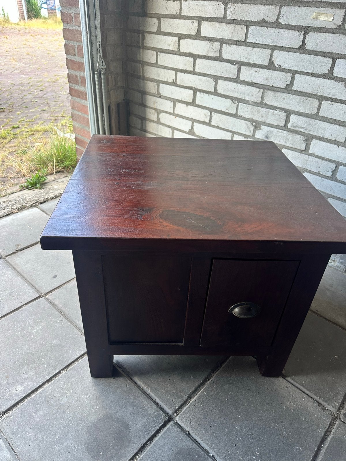 Massief houten bijzettafel met lade, Gebruikt, Vierkant, 55 tot 75 cm, Hout