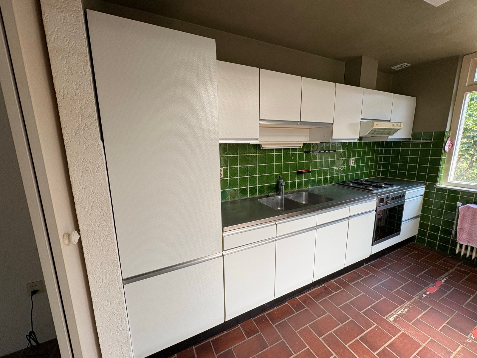 Jaren ‘70 keuken, Ophalen, Gebruikt, Wit, Enkelwandige keuken