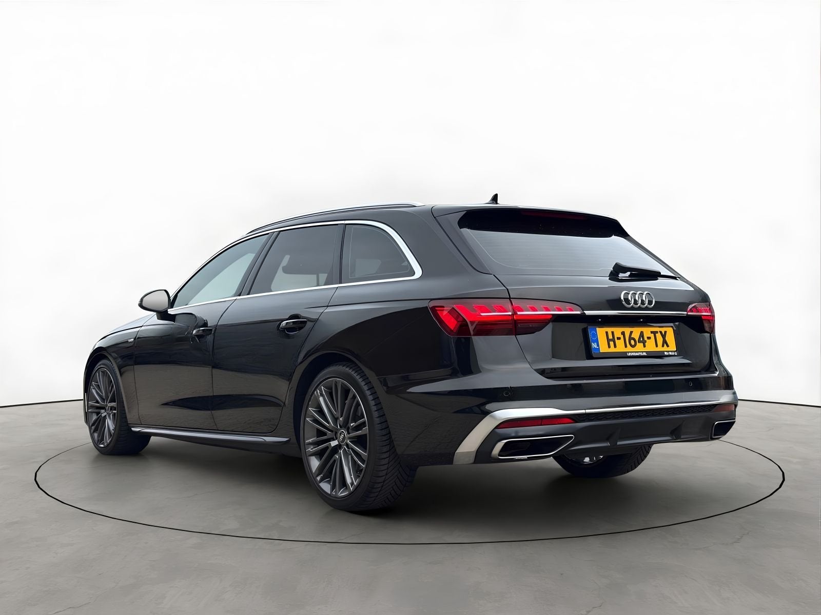 Audi A4 Avant 35 TFSI 2X S-Line *NL-AUTO* (bj 2020), Gebruikt, Zwart, Origineel Nederlands, 1500 kg