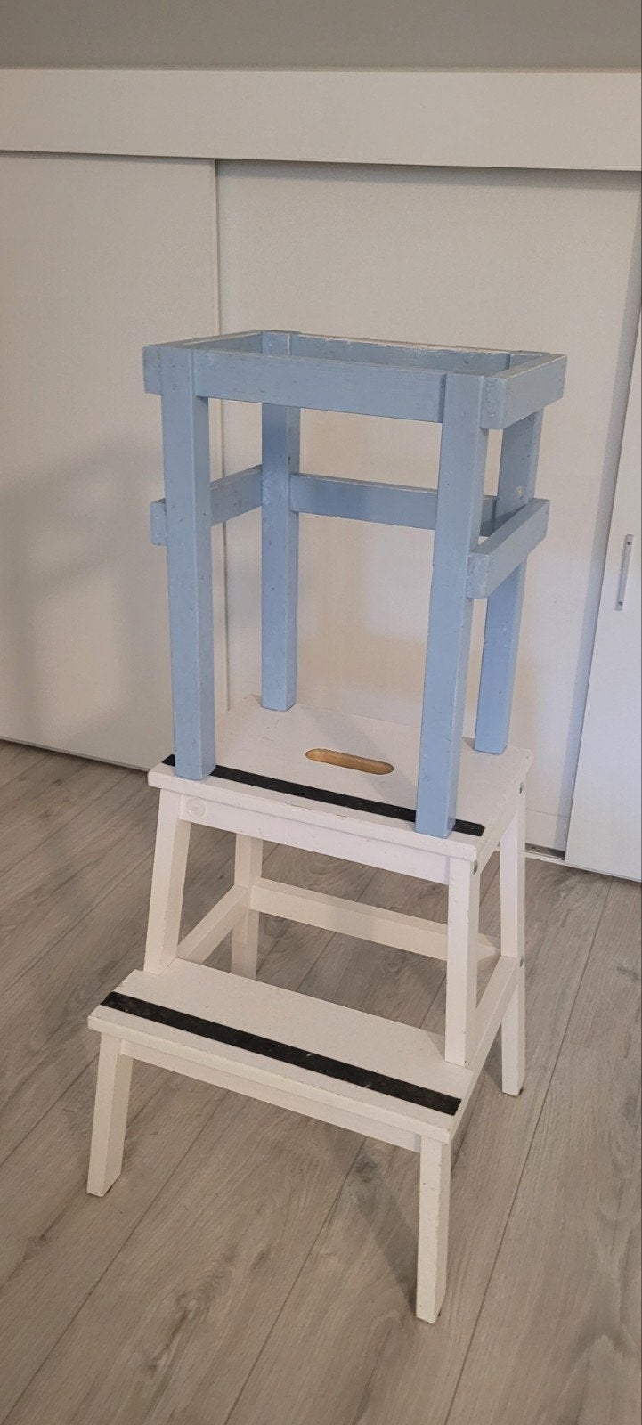 Learning tower, Ophalen, Stoel(en)