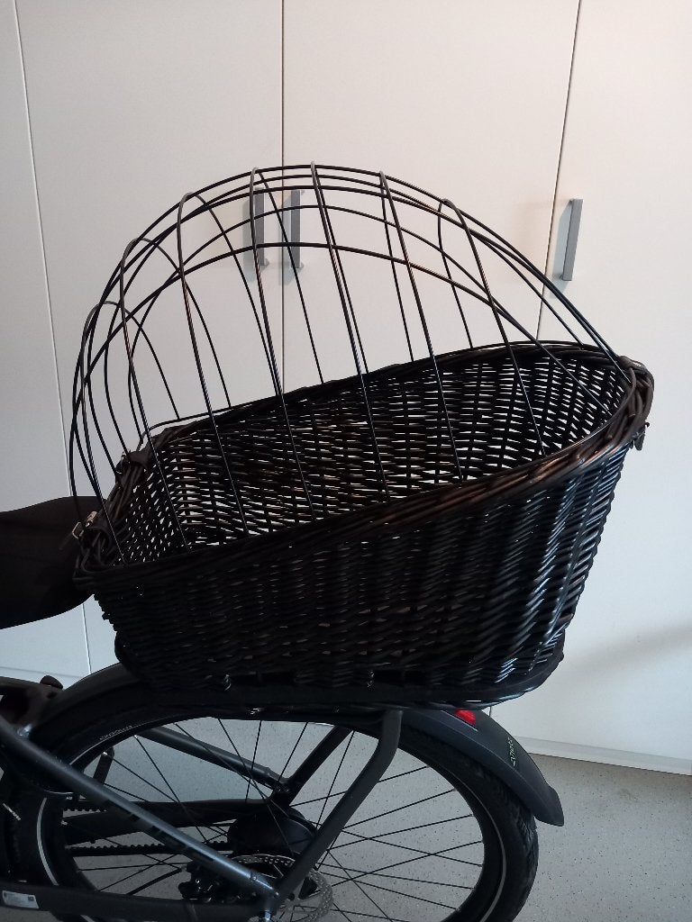 Rieten hondenmand voor achterop, Ophalen, Gebruikt, Riet