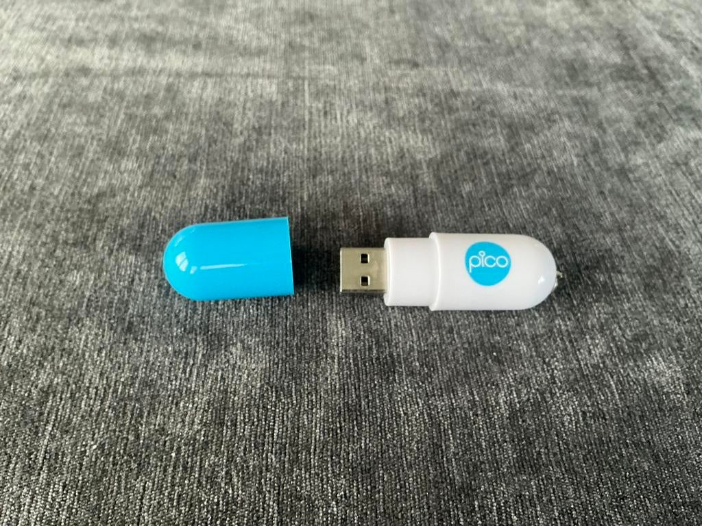 USB STICK, Ophalen of Verzenden, Zo goed als nieuw, 1 GB of minder