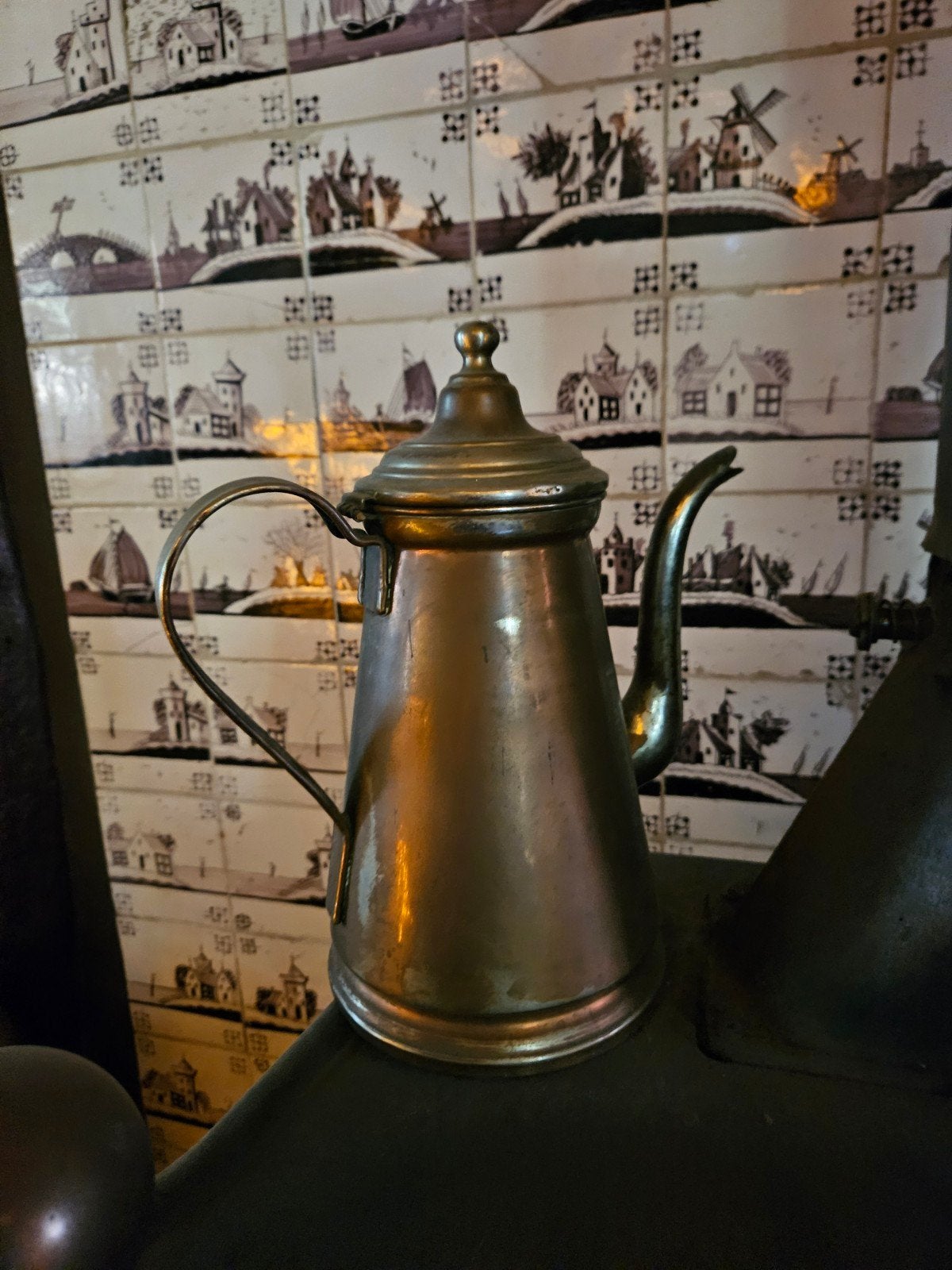 Antieke koffiekan, Ophalen