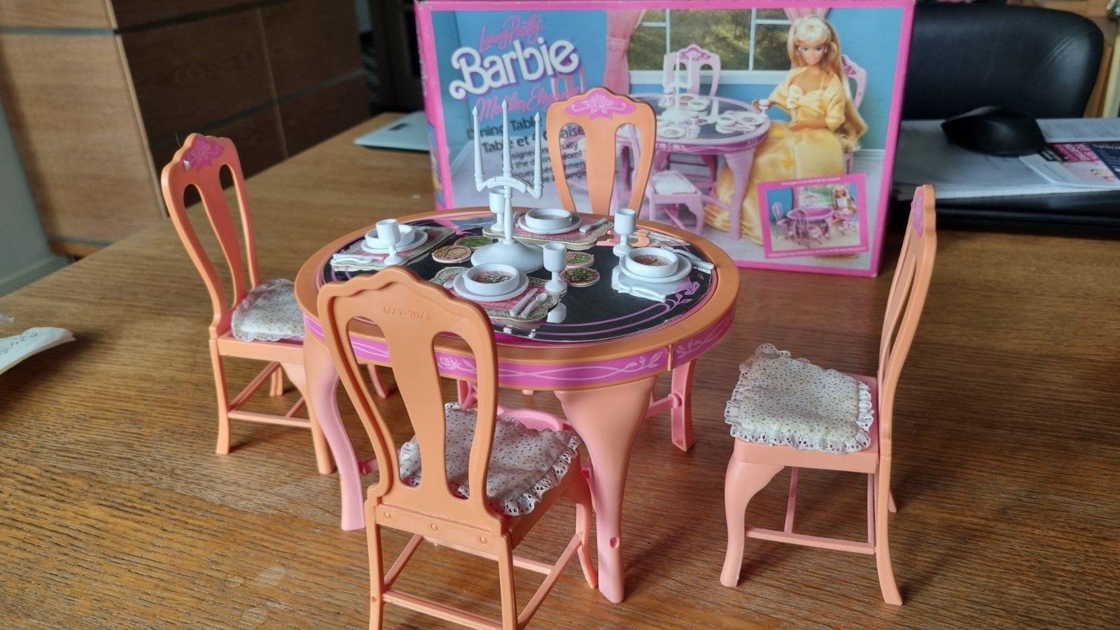 Vintage Barbie Eetkamerset met Tafel en Stoelen, Ophalen of Verzenden, Gebruikt, Barbie