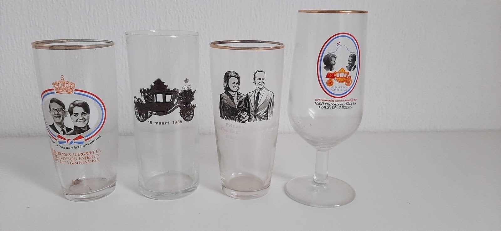 4 glazen koningshuis, Verzamelen, Ophalen of Verzenden, Zo goed als nieuw, Nederland, Servies