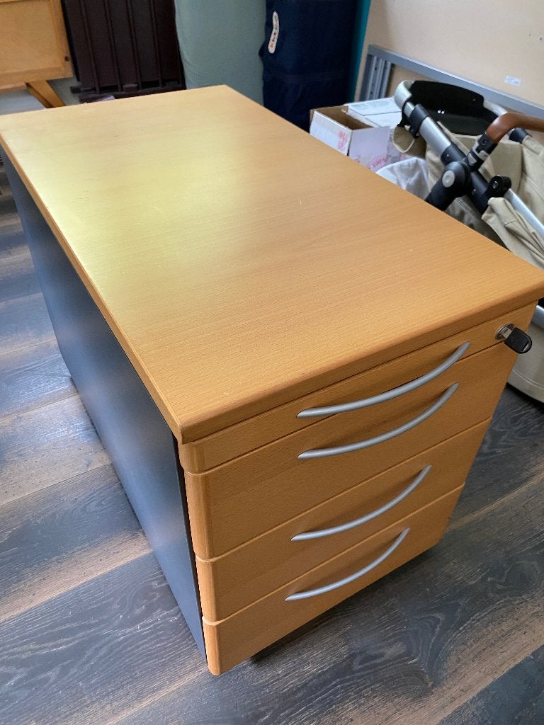 Foto 3 van Bureau met ladenblok