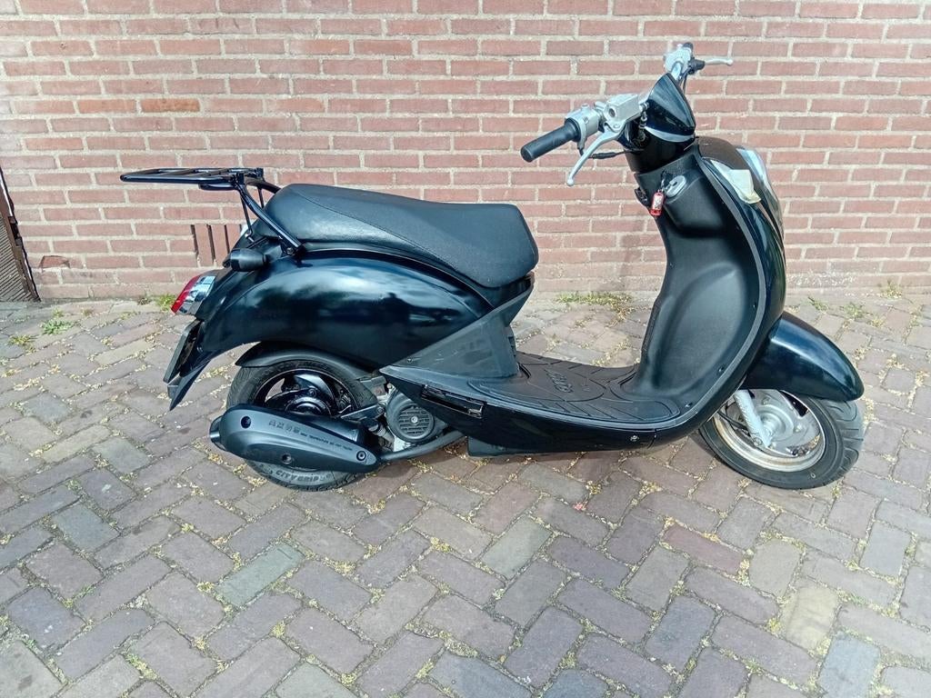 Sym mio bromscooter, Ophalen, Benzine, Mio