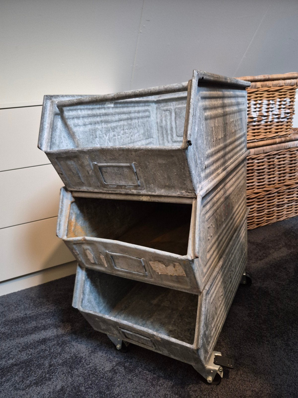 Vintage Industriële Magazijnbakken (Lager-Fix 2) op Wielen, Ophalen