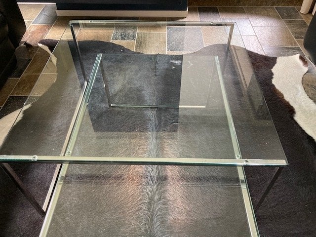 Moderne salontafel met helder glas, Ophalen, 50 tot 100 cm, Vierkant, 50 tot 100 cm