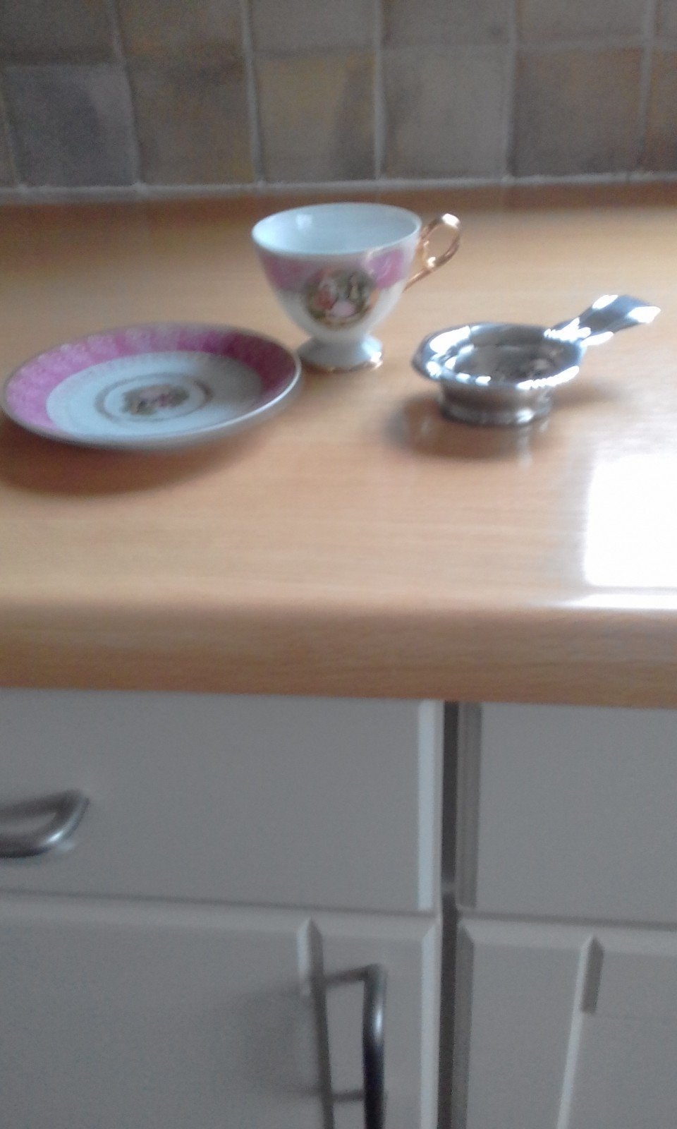 Vintage theekopje met schotel en theezeefje, Antiek en Kunst, Ophalen of Verzenden
