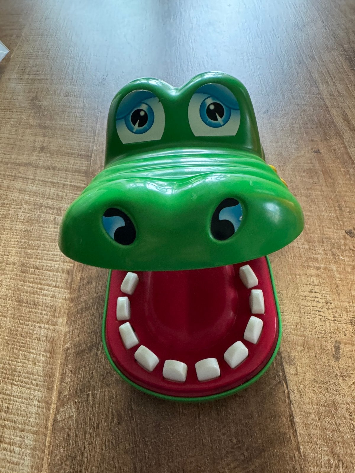 Grote krokodil met kiespijn, Ophalen of Verzenden, Zo goed als nieuw