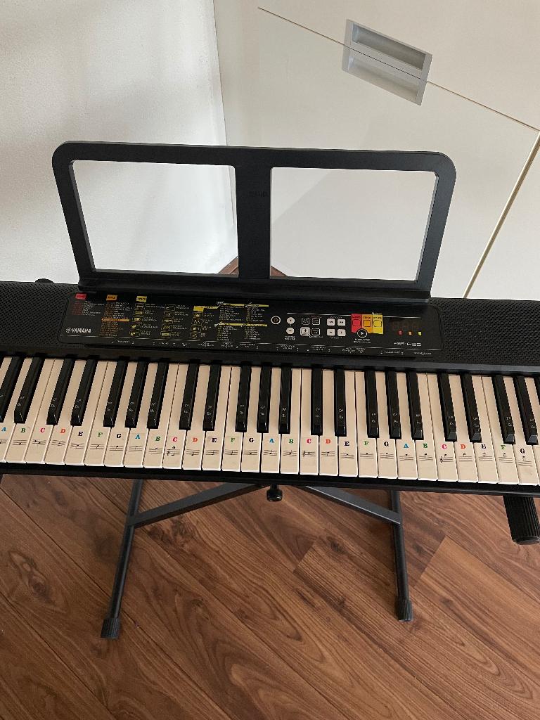 Yahama PSR-F52, Ophalen, 61 toetsen, Yamaha, Zo goed als nieuw