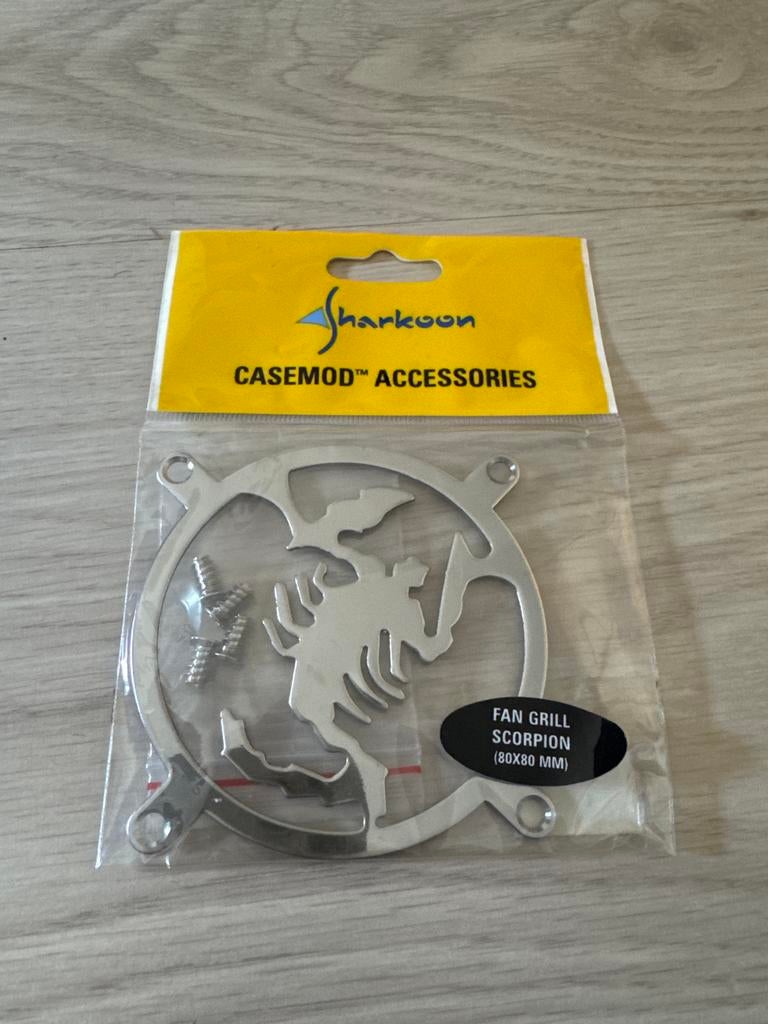 Sharkoon Fan Grill Scorpion 80x80mm - Nieuw in verpakking, Computers en Software, Overige Computers en Software, Nieuw, Ophalen of Verzenden