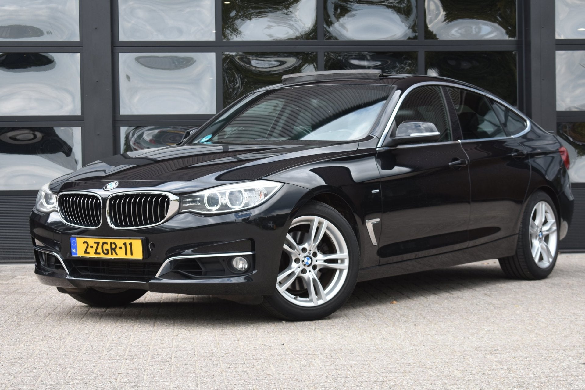 BMW 3-serie Gran Turismo 325d High Executive '15 Pano Clima, Auto's, BMW, Automaat, Achterwielaandrijving, 4 cilinders, Zwart
