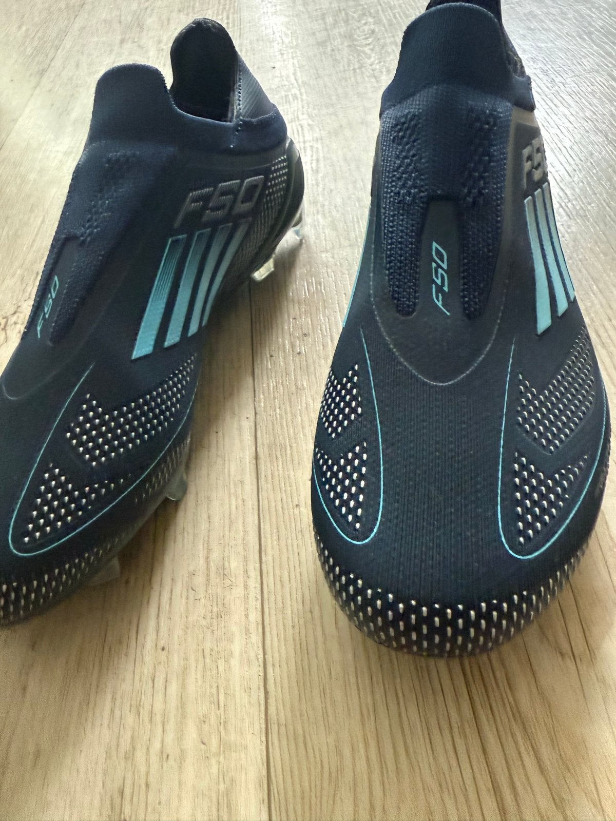 Adidas F50 Voetbalschoenen - nieuw maat 37, Maat XS of kleiner, Ophalen of Verzenden, Nieuw, Schoenen