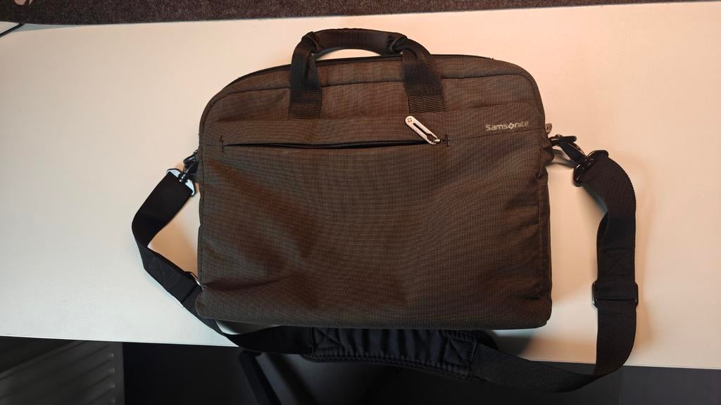 Samsonite laptoptas, Computers en Software, Laptoptassen, Gevoerd laptopvak, Gebruikt, Grijs, Ophalen of Verzenden