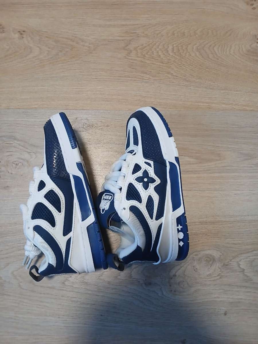 Louis Vuitton sneakers maat 39, Kleding | Dames, Schoenen, Blauw, Louis Vuitton, Ophalen of Verzenden, Sneakers of Gympen