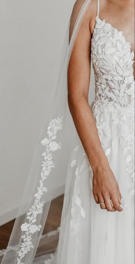 Randy Fenoli Sluier met Kant, Kleding | Dames, Ophalen of Verzenden, Gedragen, Overige kleuren, Accessoires