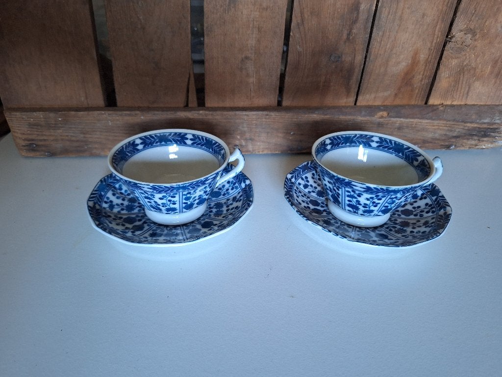 2 Vintage Chinese of Japanse Porseleinen Kop en Schotels, Ophalen