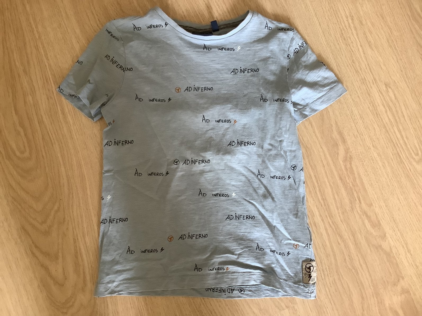 leuk lichtblauw t-shirt maat 134 - studio 100, Ophalen of Verzenden, Gebruikt, Jongen, Shirt of Longsleeve