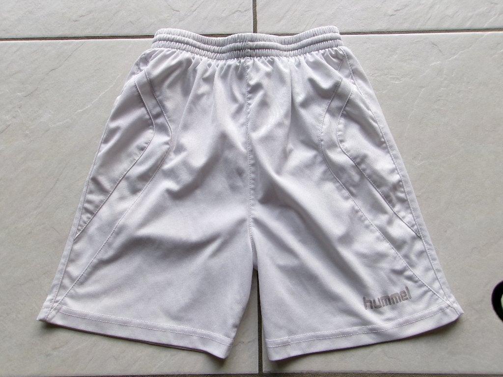Hummel korte voetbalbroek maat 164, Jongen of Meisje, Sport- of Zwemkleding, Ophalen of Verzenden, Zo goed als nieuw