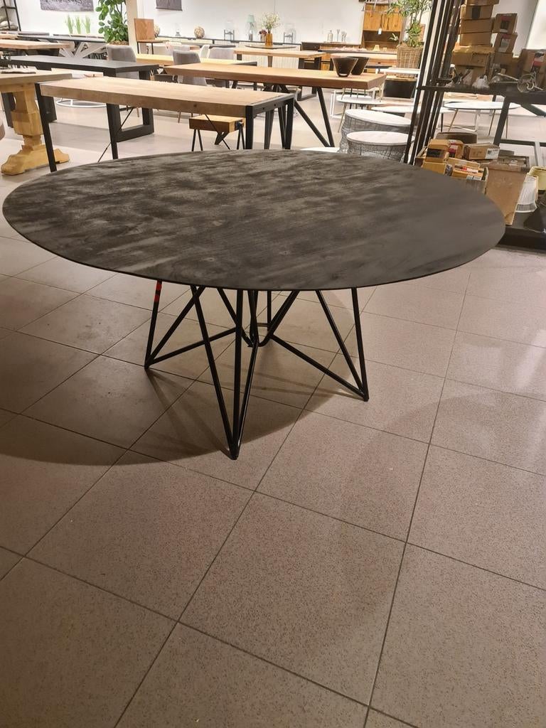 Nieuwe icathcers beluga eettafel rond 150cm zwart mango €195, Huis en Inrichting, Woonaccessoires | Overige, Nieuw, Ophalen