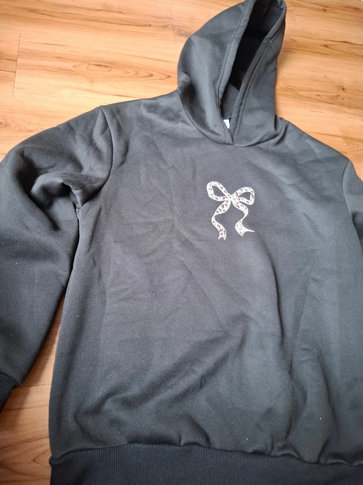 nieuwe Shein hoodie met strikprint, Kleding | Dames, Truien en Vesten, Zwart, Nieuw, Ophalen of Verzenden, Maat 34 (XS) of kleiner