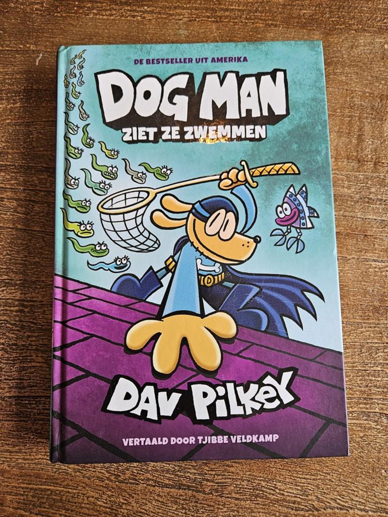 Dogman, Ziet ze zwemmen, Boeken, Kinderboeken | Jeugd | onder 10 jaar, Ophalen, Zo goed als nieuw, Dav Pilkey, Fictie algemeen