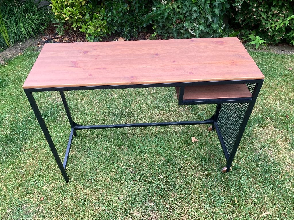Bureau / tafeltje ikea, Ophalen, Zwart, Gebruikt, Metaal