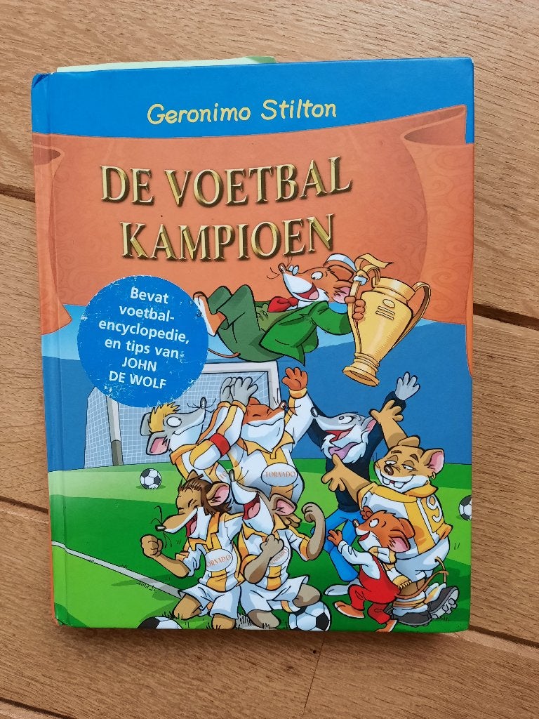 Geronimo Stilton - De voetbal kampioen, Boeken, Kinderboeken | Jeugd | onder 10 jaar, Ophalen of Verzenden, Zo goed als nieuw