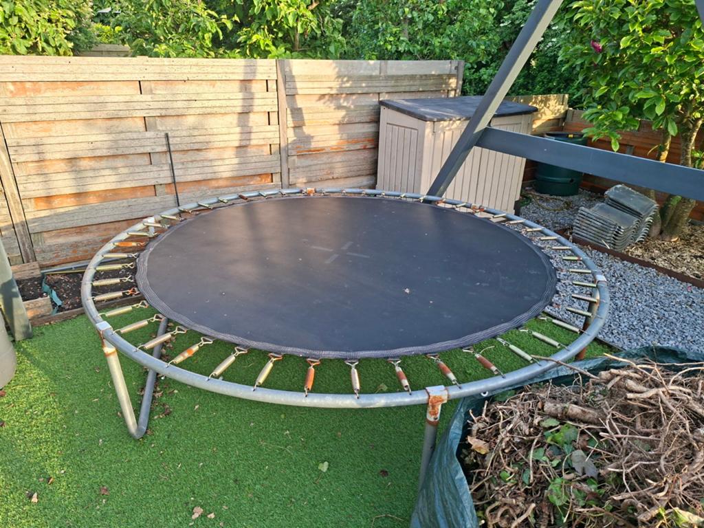 Trampoline omtrek 240cm gebruikt *gratis*, Ophalen, Gebruikt