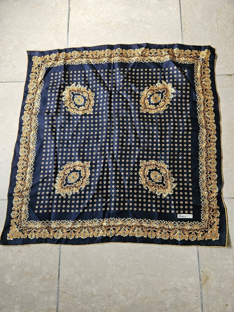 Vittorio Zijden Sjaal - Donkerblauw met Gouden Patroon, Kleding | Dames, Maat 46/48 (XL) of groter, Ophalen of Verzenden, Sjaal