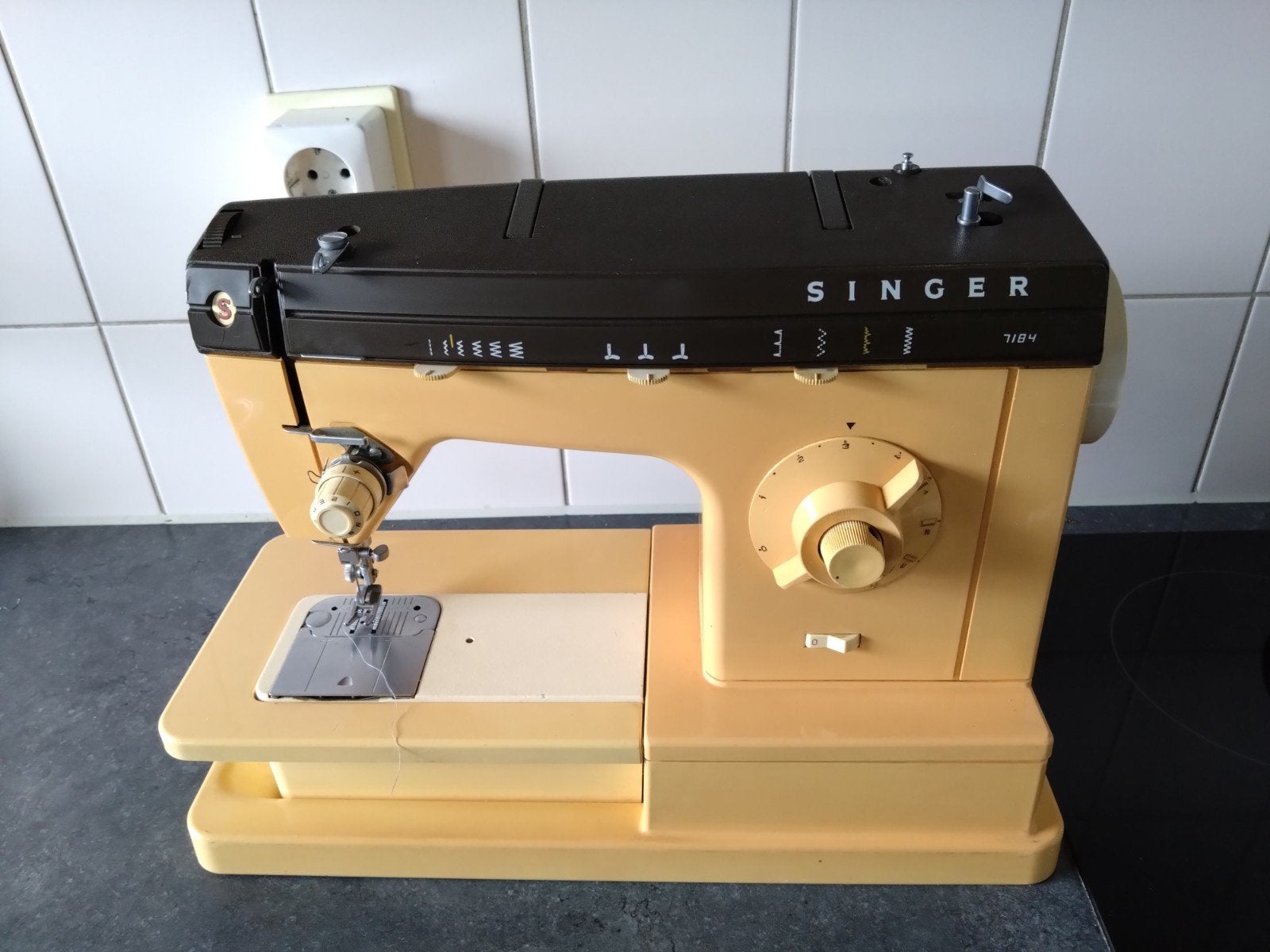 Singer.7184. Naaimachine - Werkend, zonder lampje., Ophalen, Gebruikt, Naaimachine, Singer