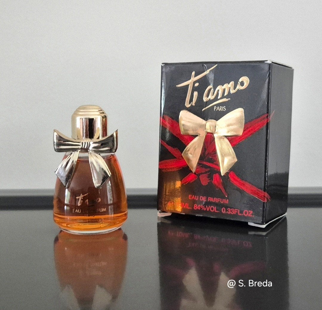 Ti Amo - Eau de Parfum Miniatuur 10 ml met doosje, Ophalen of Verzenden, Zo goed als nieuw, Miniatuur, Gevuld