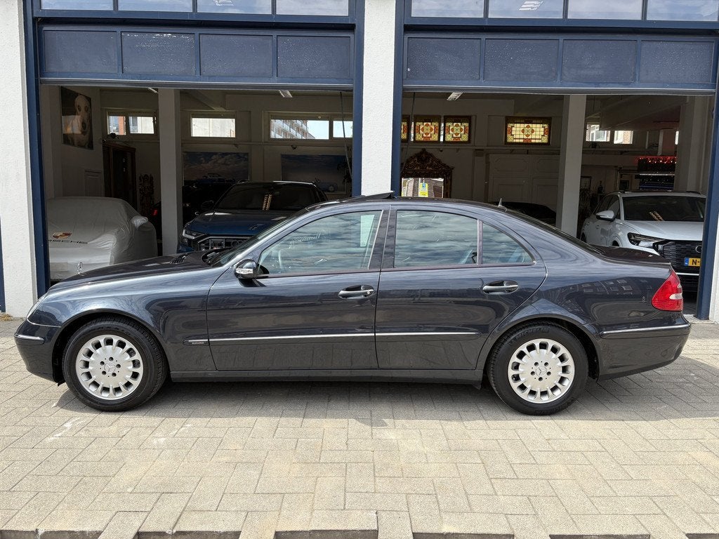 Mercedes-Benz E-Klasse 200 K. Elegance 1 EIGENAAR/NL AUTO, Auto's, Mercedes-Benz, Automaat, Achterwielaandrijving, Gebruikt, 4 cilinders
