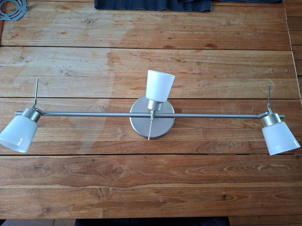 IKEA BASISK Plafondlamp/Wandlamp met 3 Spots, Huis en Inrichting, Ophalen, Gebruikt, Modern, Industrieel